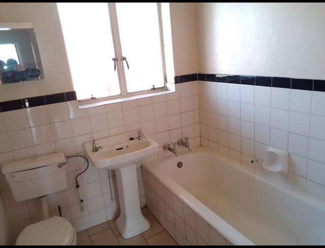 2 BEDROOM PROPERTY TO RENT IN FLORIDA